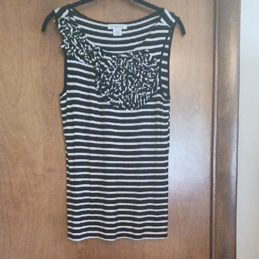 Liz Claiborne Black and White  Tank Top, Size M.